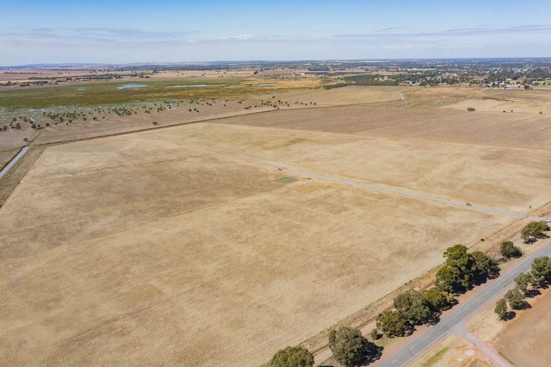 Aerial view east toward Leeton town centre