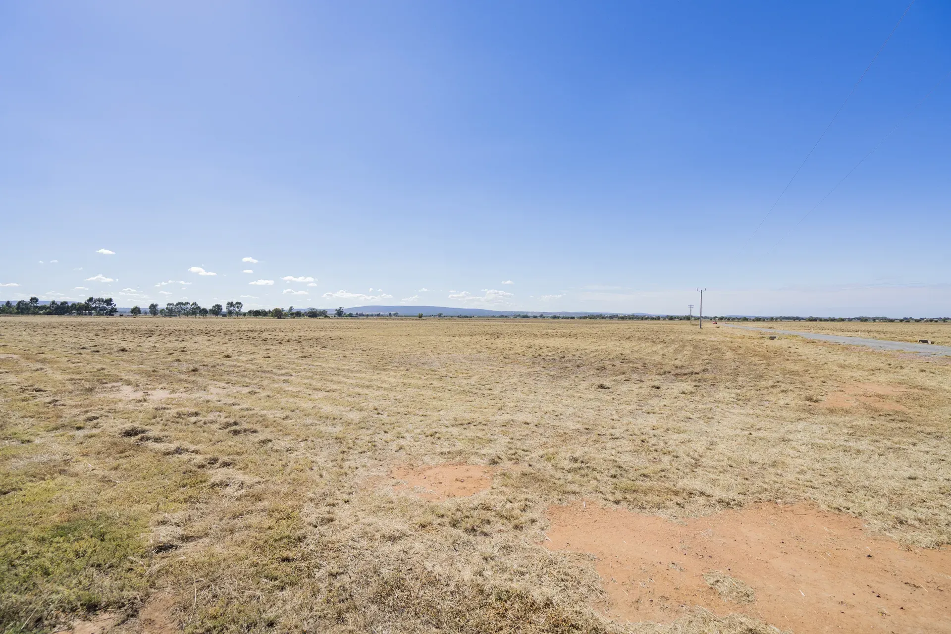 Ground-level photo of Leeton Rise frontage