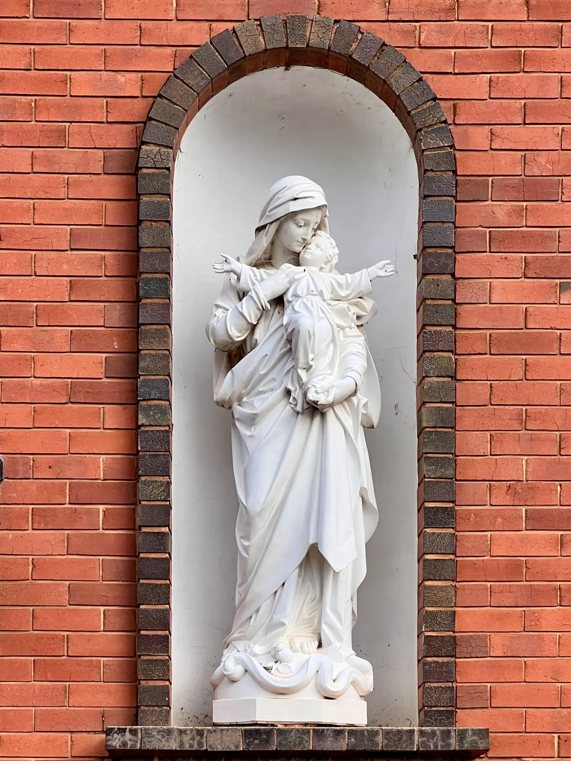 St Joseph's Catholic Church, Leeton — heritage civic architecture